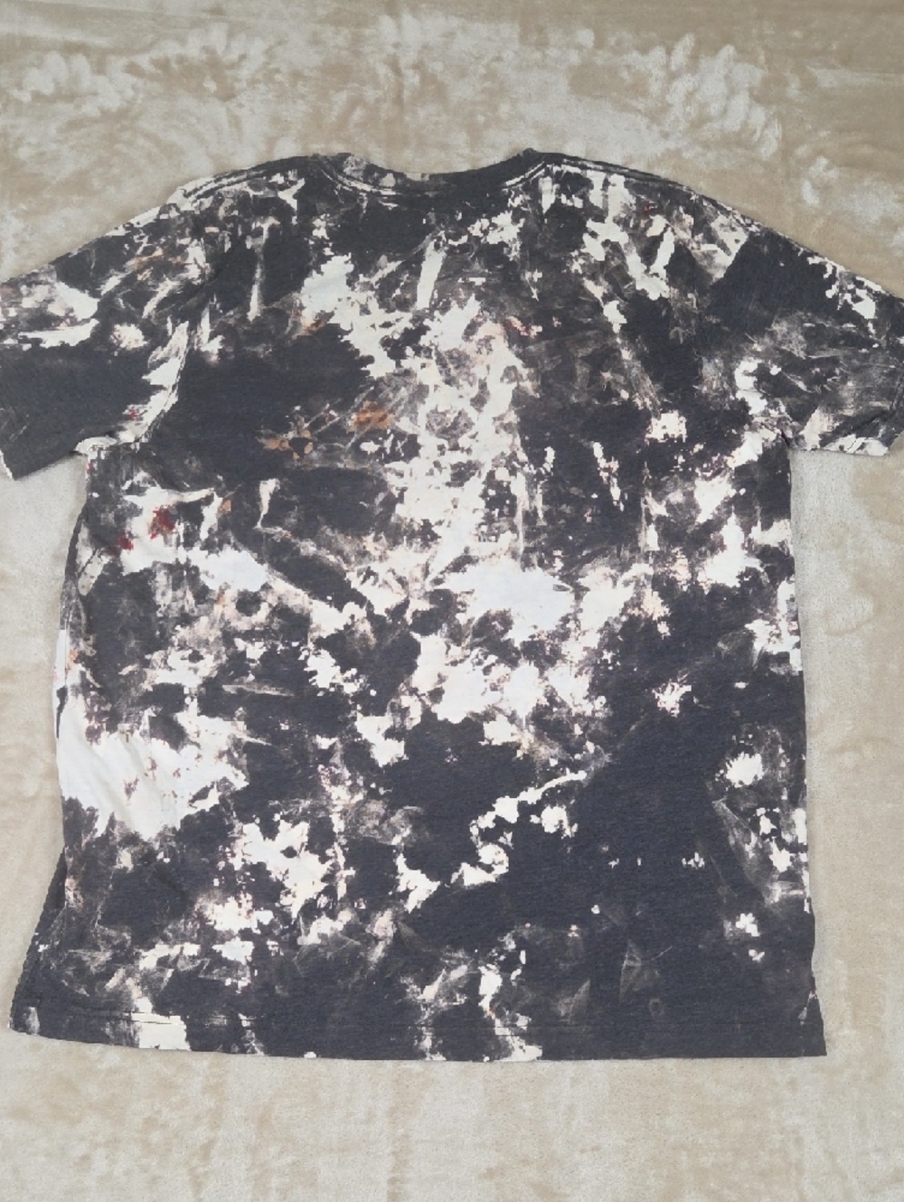 Graphic Horror Panel Tie-Dye Tee in Black, White & Red - Picture 5 of 5